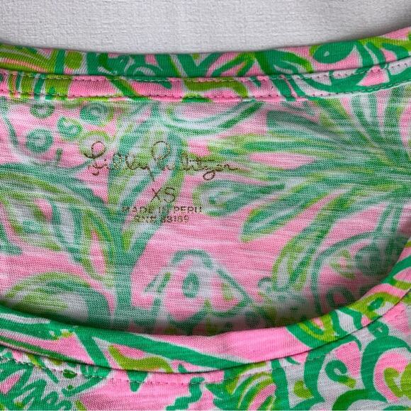 Lilly Pulitzer size XS extra small pink pineapple fish Vibrant Pink Green Tee - Picture 3 of 10